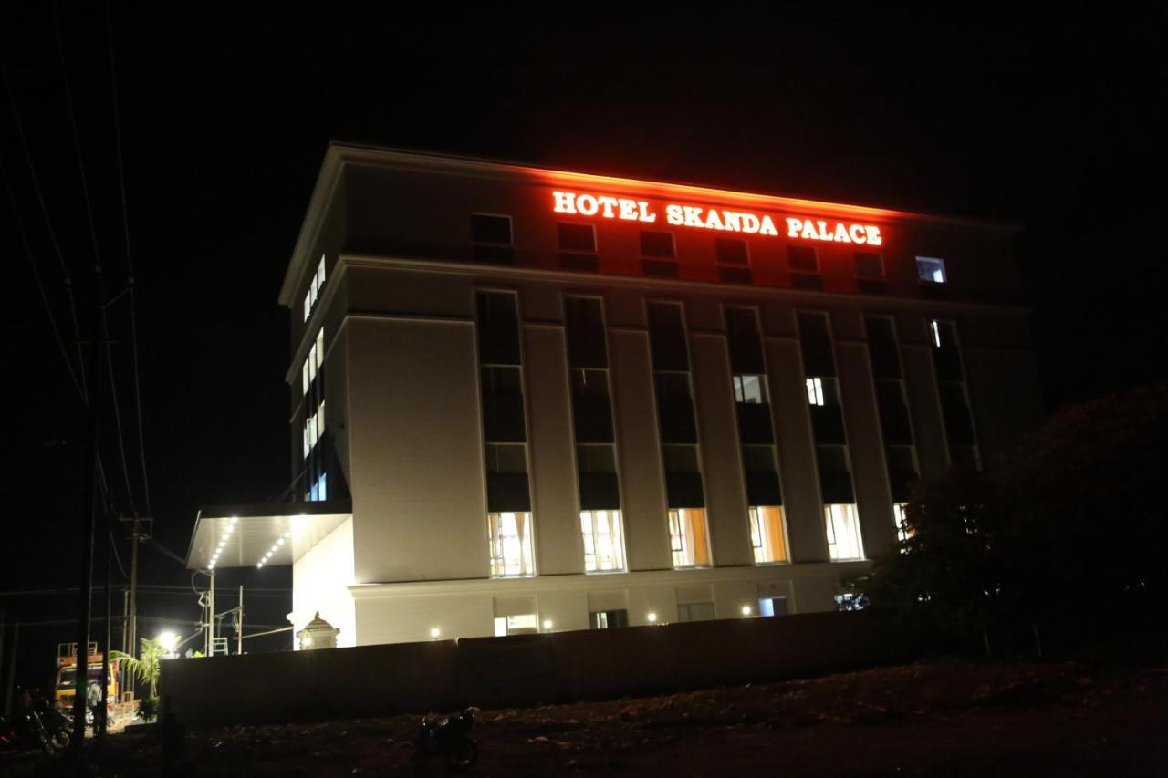 Hotel Skanda Palace Thiruttani Eksteriør bilde